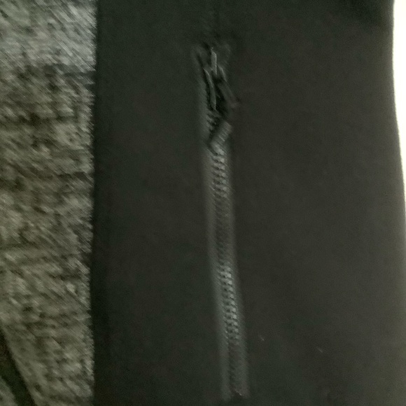 Black ivivva athletic jacket - Picture 4 of 5